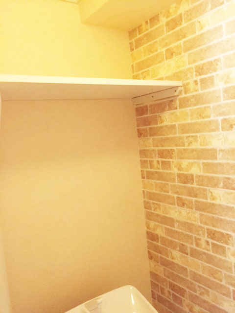 トイレアクセントクロス張り